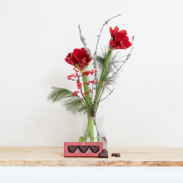 Den elegante amaryllis buket med marcipanhjerter